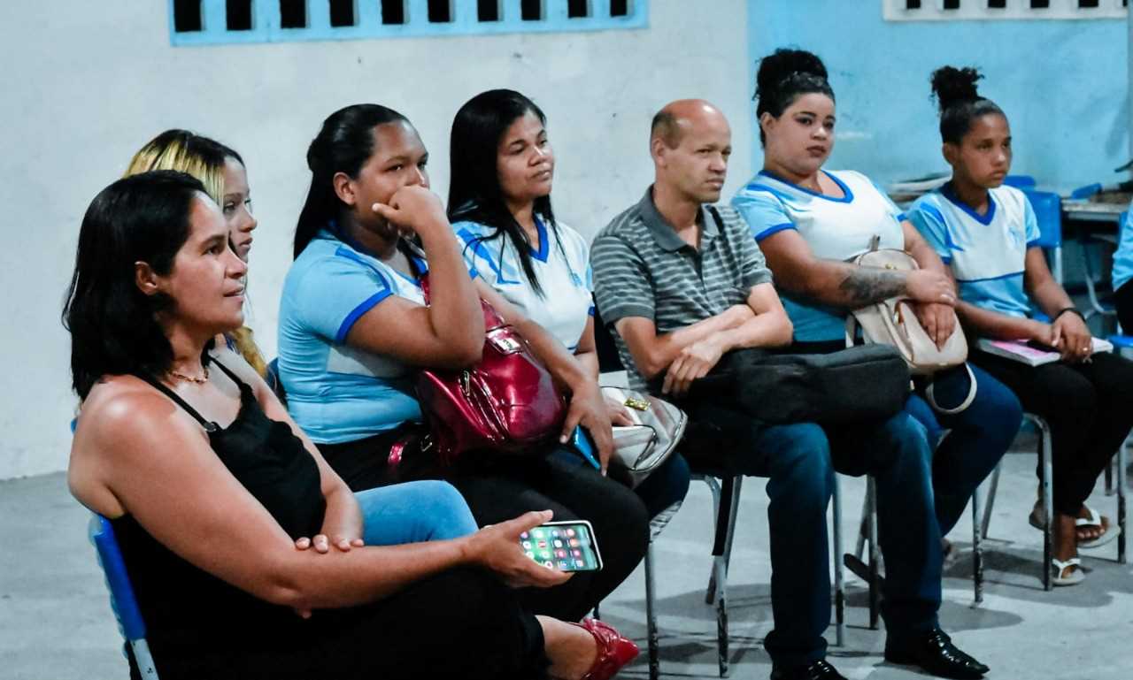 Camacã: Prefeitura realiza oficina de corte de cabelo para alunos da EJA

